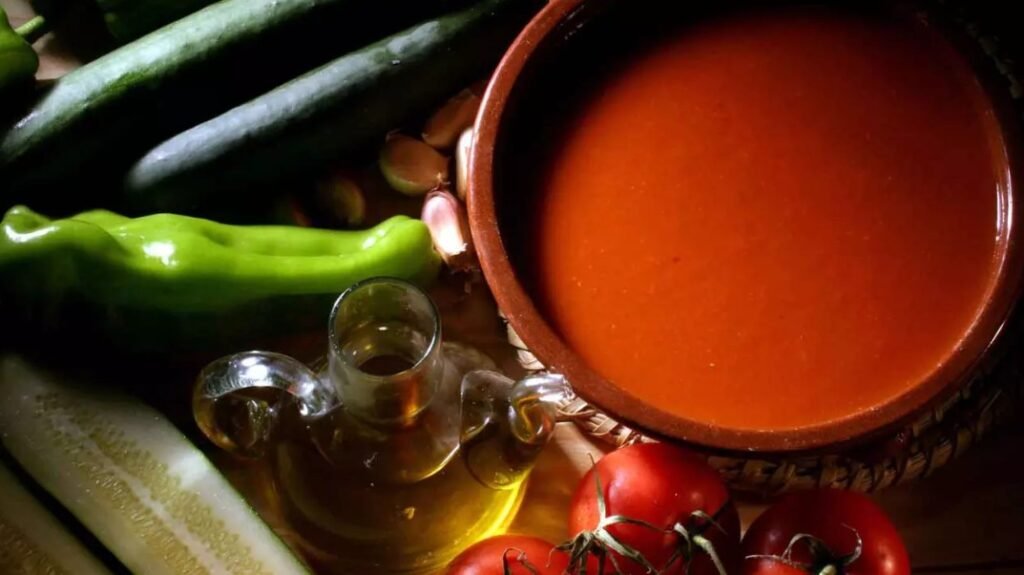 Las escapadas a Jaén que mejor explican por qué la naturaleza se ha convertido en tendencia Imagen que muestra un plato de comida tradicional de Jaén en el Hotel Don Juan