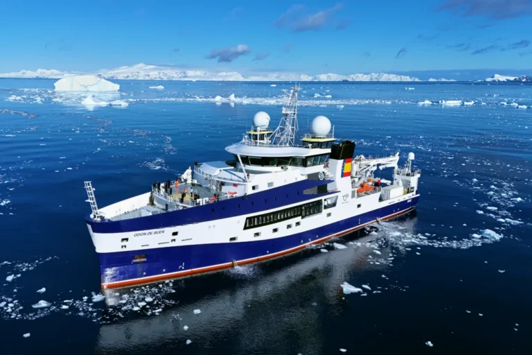 Imagen del barco de expedición a la Antartida del CSIC para participar en el estudio 2027-2030