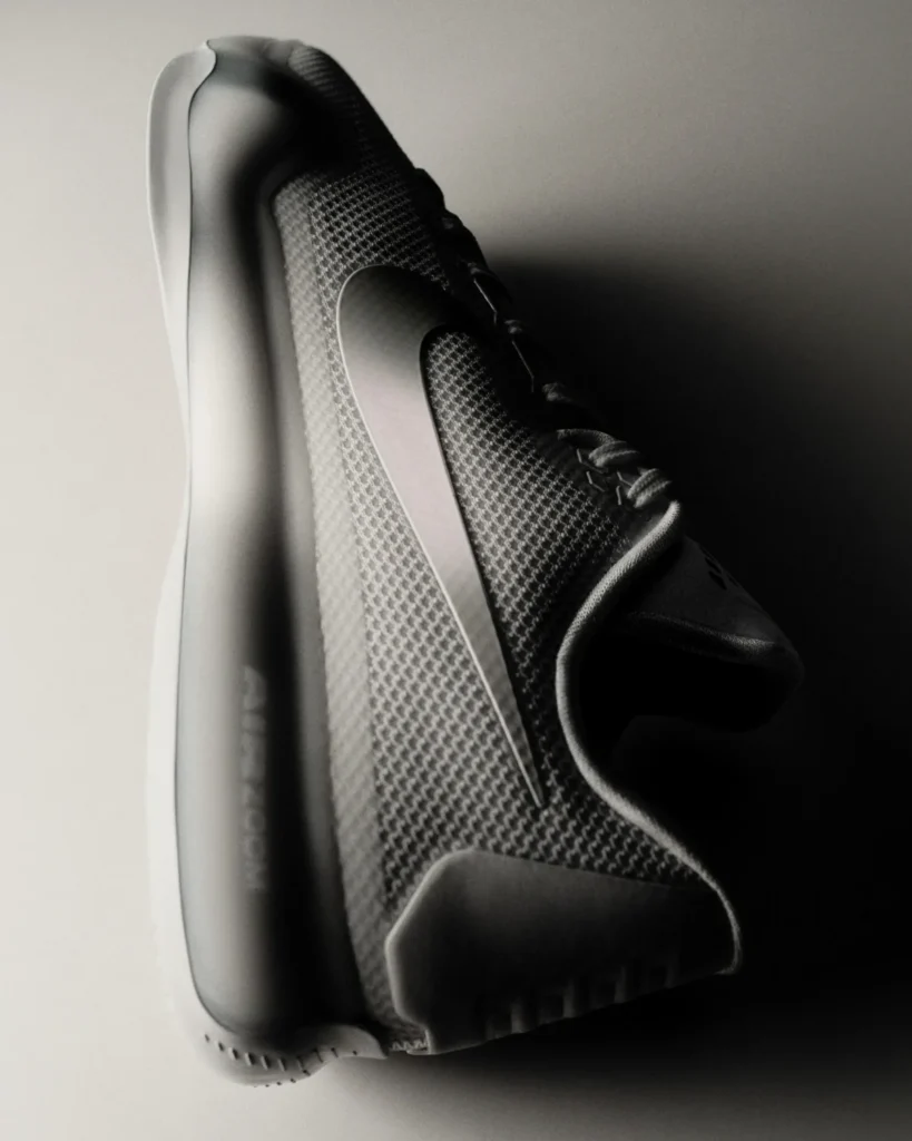 Imagen de las nuevas Nike Kobe 10 vistas de lateral cenital 