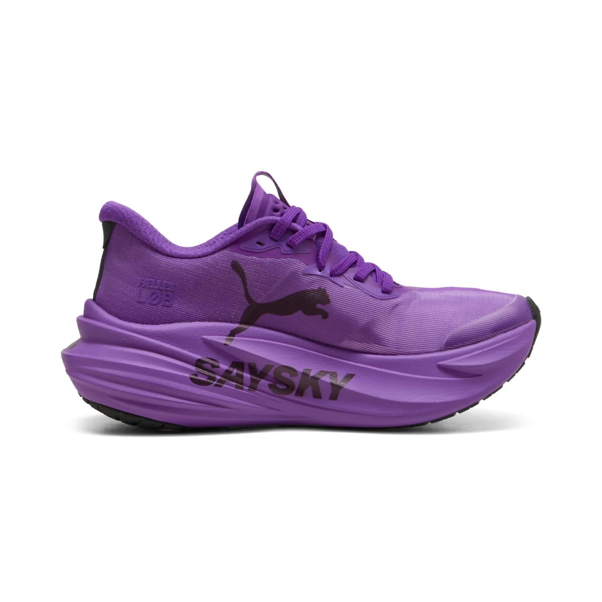 PUMA x SAYSKY modelo morado de la colección Back to Business