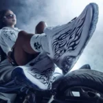 Las nuevas adidas Originals Hellstar MEGARIDE S2 2 puestas y vistas de lateral