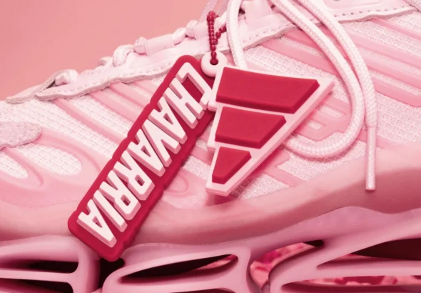 Las nuevas adidas Originals x Willy Chavarria Pink Megaride AG vistas de lateral con detalles en los cordones