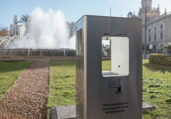 Fuentes de agua refrigerada instaladas en las calles de València