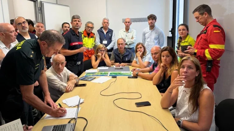 Incendio de El Saler con María José Catalá y representantes institucionales y de emergencias