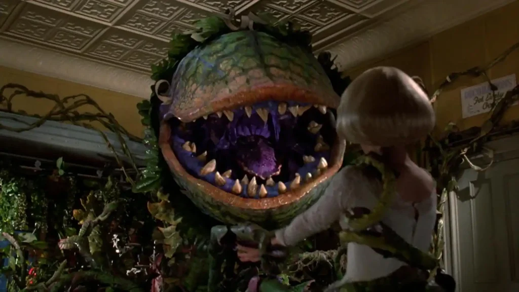 Imagen de una de las escenas de la película La pequeña tienda de los horrores