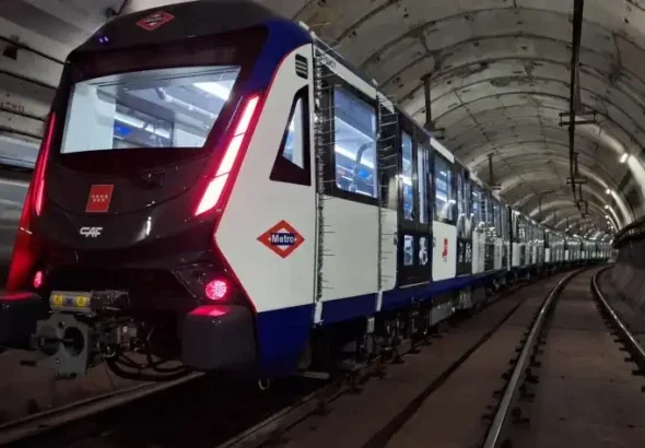 Trenes automáticos de Metro de Madrid durante las pruebas en túnel