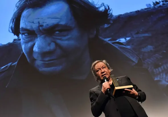 Tony Gatlif durante un acto cultural