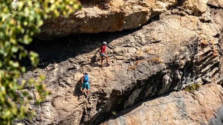 Aventúrate Otoño 2026 con actividades de escalada en València