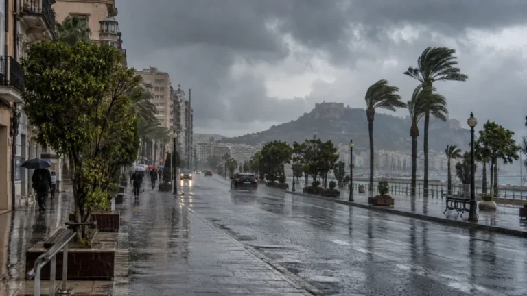 El tiempo deja lluvias intensas en una ciudad mediterránea