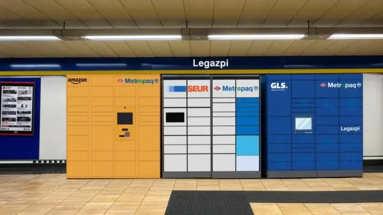 Metropaq en la estación de Legazpi con taquillas inteligentes para recoger paquetes