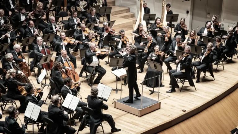 Palau de la Música: la Orquesta del Festival de Bayreuth durante su concierto en València