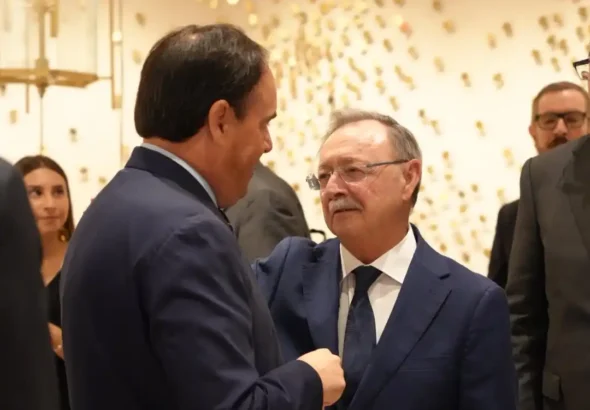Juanfran Pérez Llorca conversa con Juan Jesús Vivas