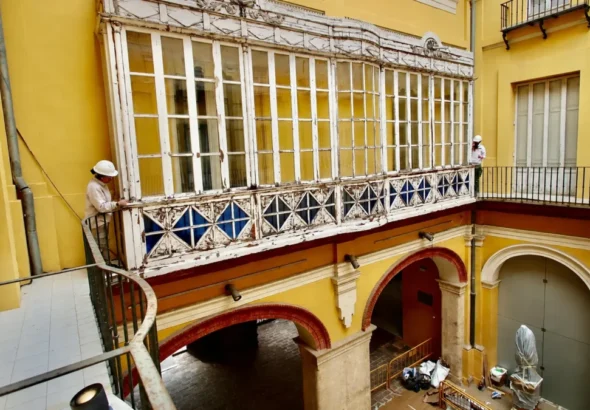 Recreación del patio del Museu de la Ciutat durante los preparativos para recibir obras de Sorolla