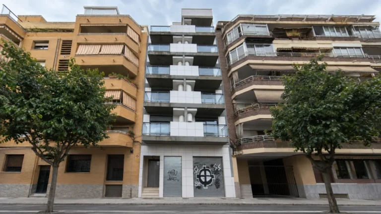 Edificio de nueve viviendas públicas en Benidorm destinado a alquiler asequible
